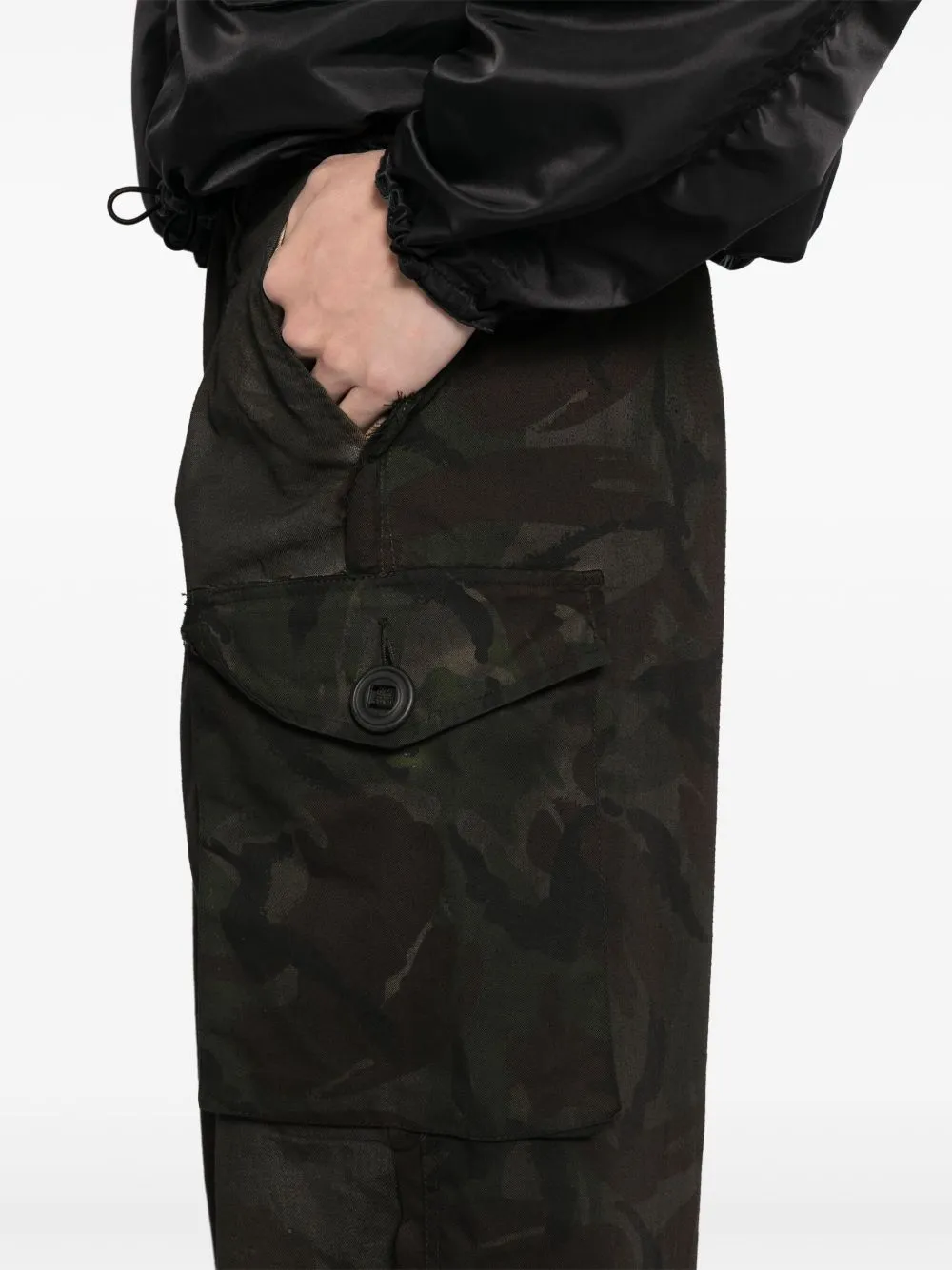 Camouflage-Print Cargo Trousers