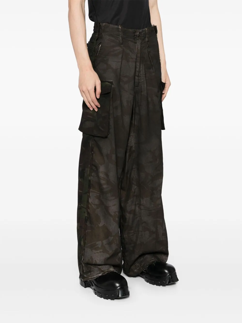 Camouflage-Print Cargo Trousers