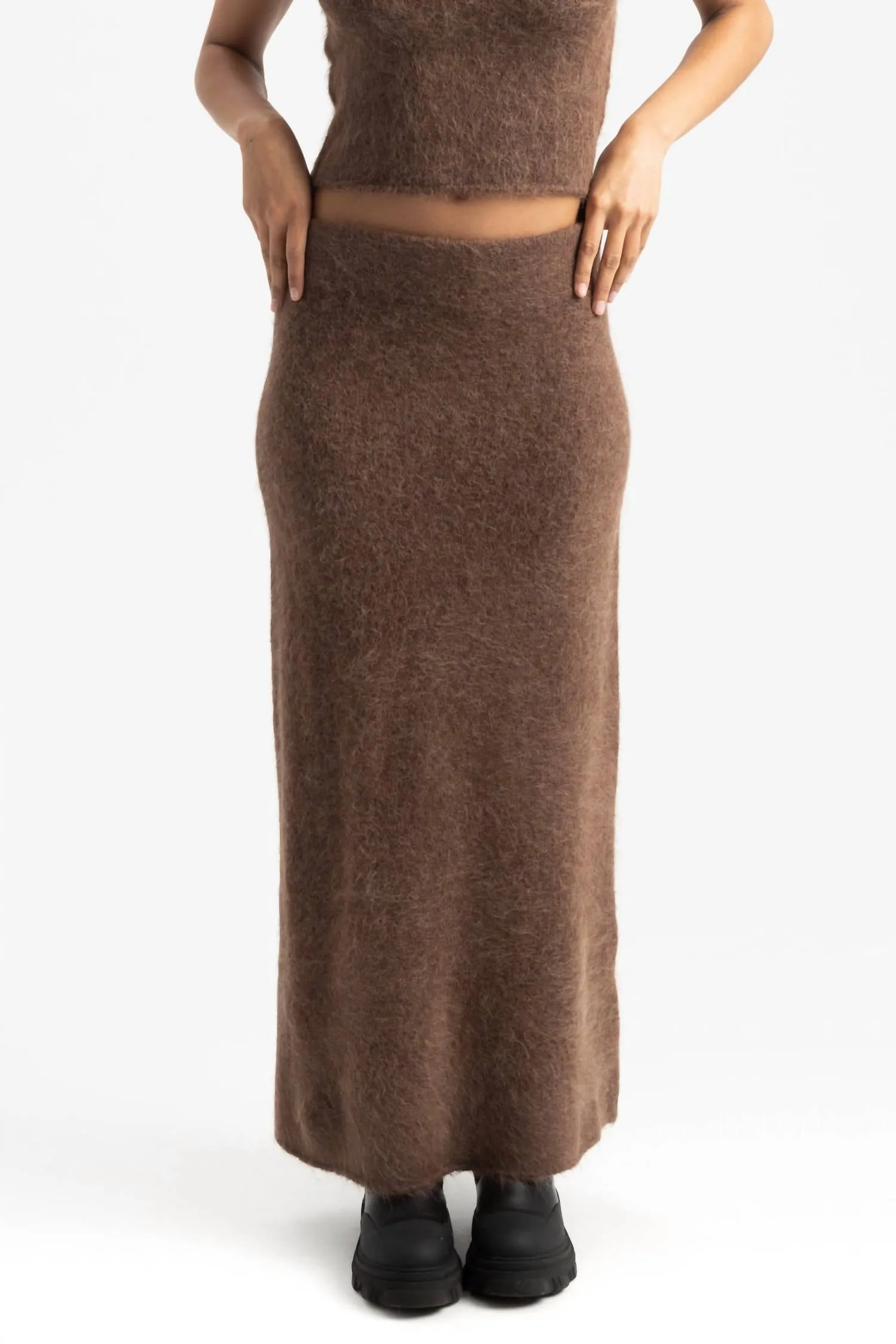 Fure Soft Fluffy Skirt In Dark Brown