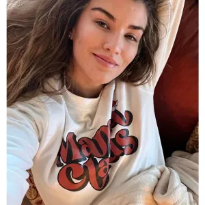 Mama Claus Sweatshirt (MRK X) mum jeans promo