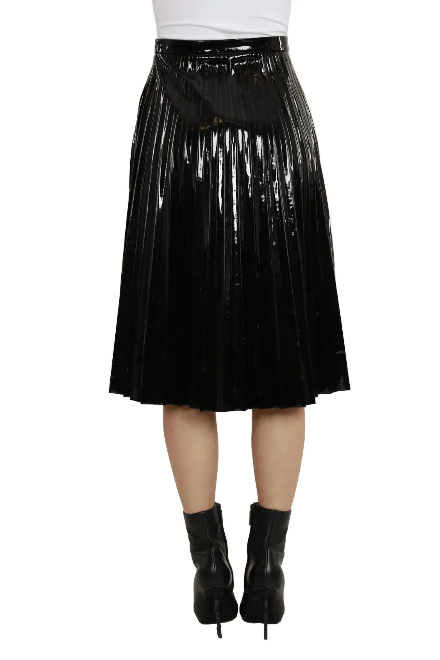 Patent Leather Pleated Skirt In Black