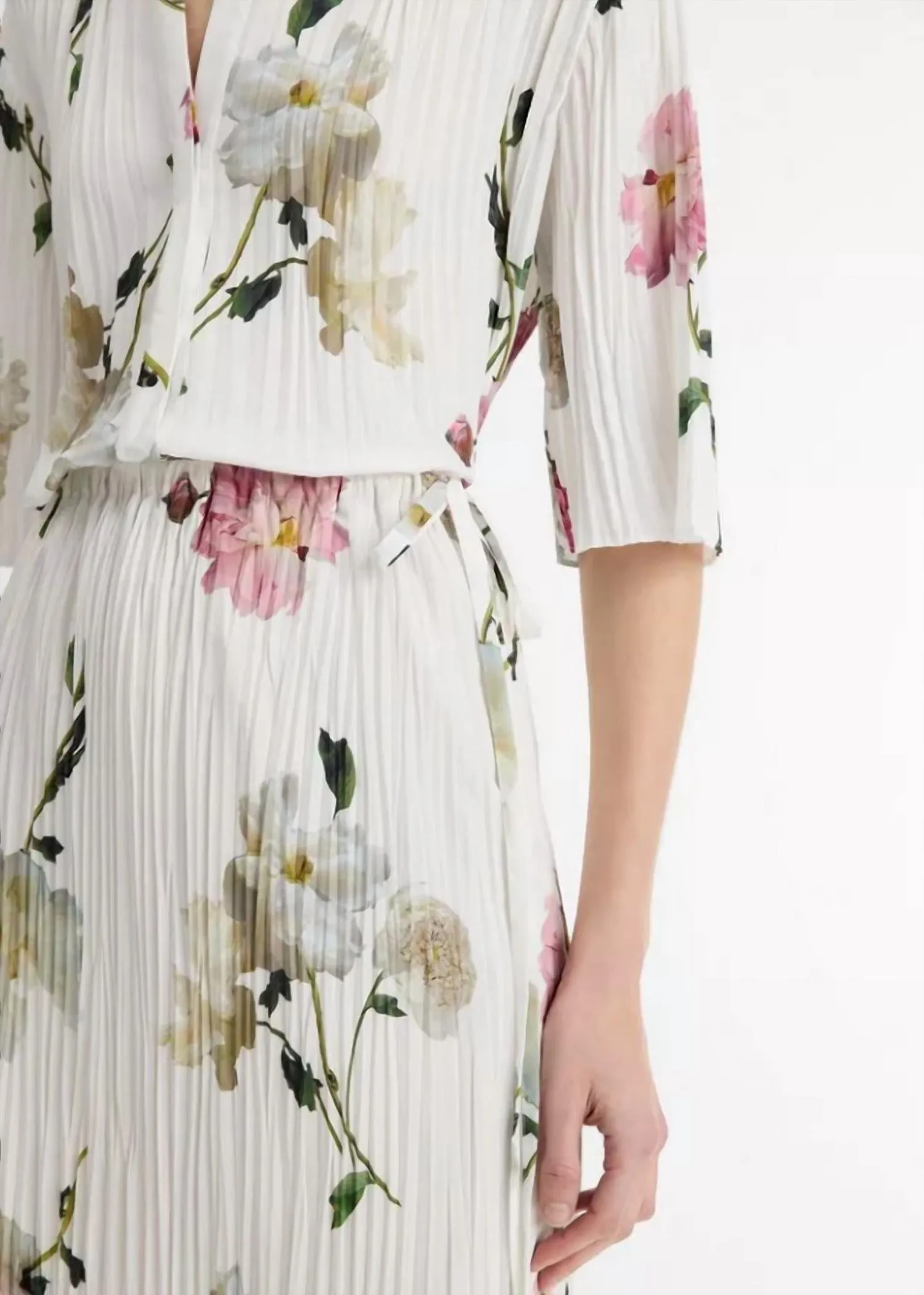 Wilted Peony Pleated Side Tie Skirt In White